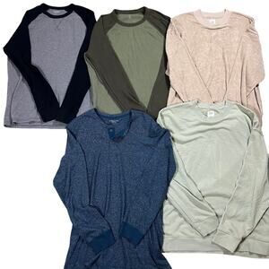 Old Navy Bundle of 4 and 1 Structure long sleeve crewneck Size L